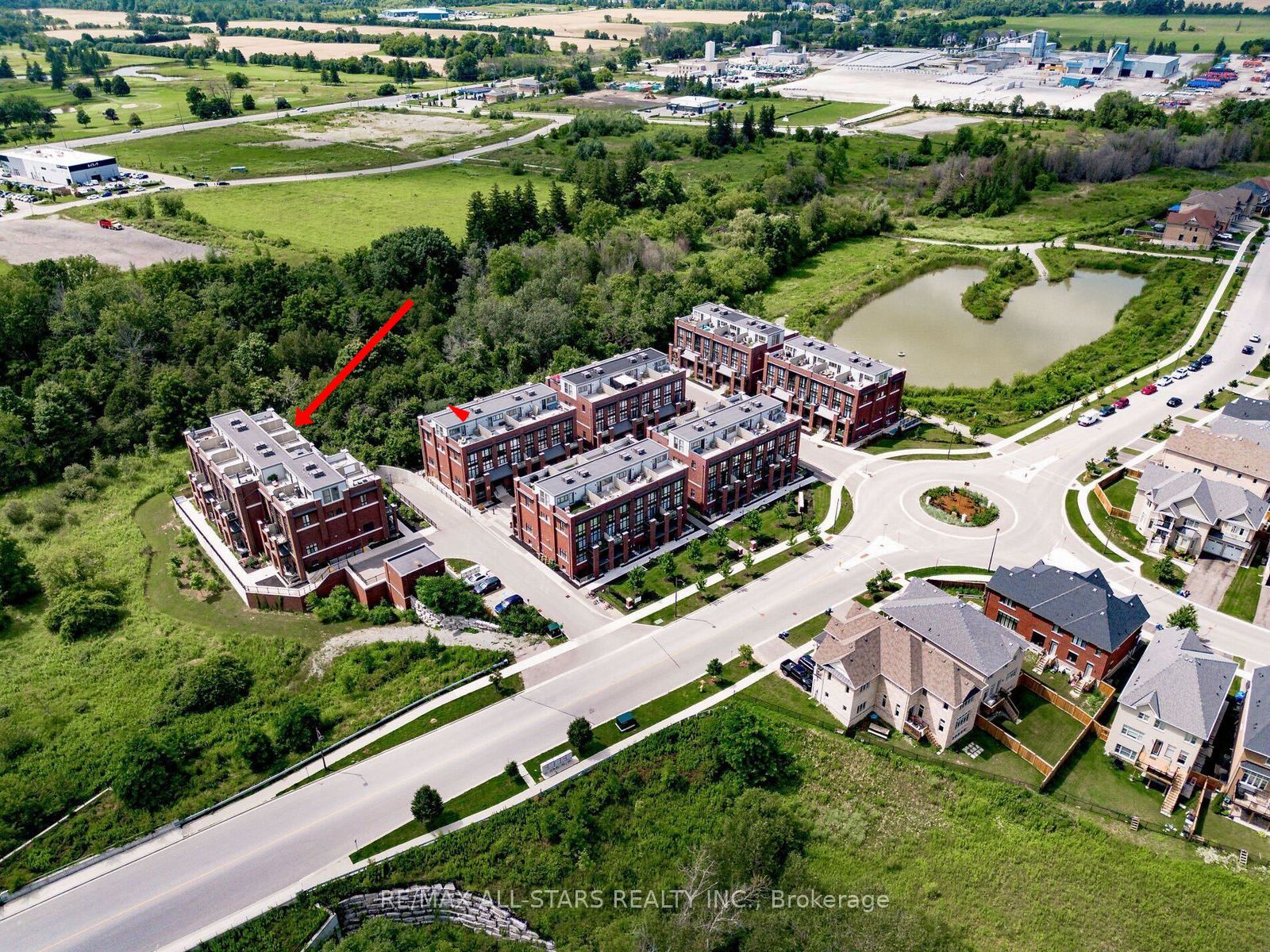 302-2 Linsmore Place, Whitchurch-stouffville, ON, L4A 4T4