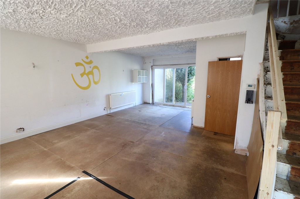 Additional image 2 of 4 bed semi-detached house for saleThe Grove, Kingsbury, London NW9