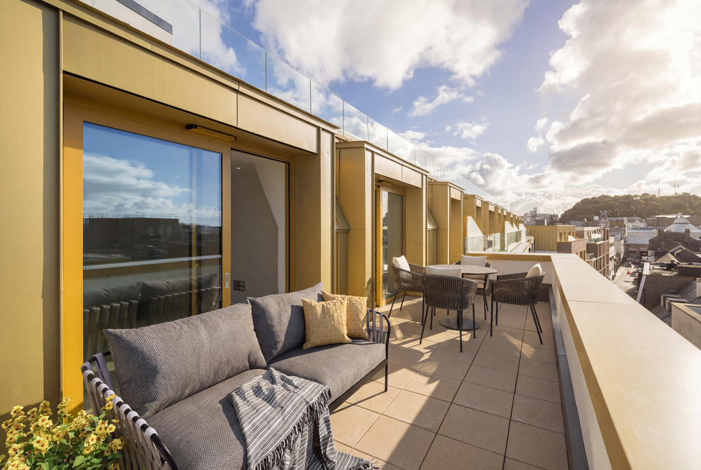 2 bed flat for saleRue De Funchal, St. Helier, Jersey JE2