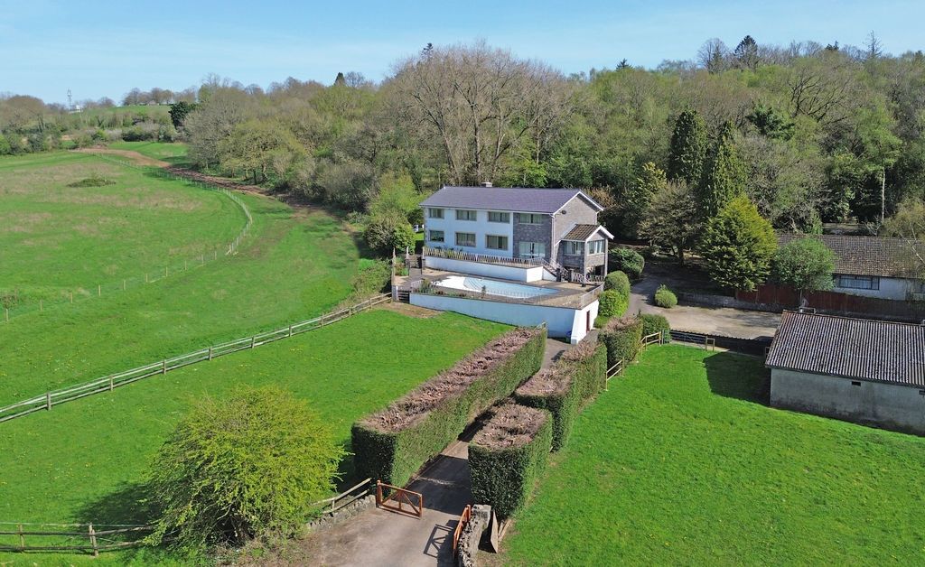 5 bed detached house for saleLarge House & Grounds, Allt-Yr-Yn, Newport NP20