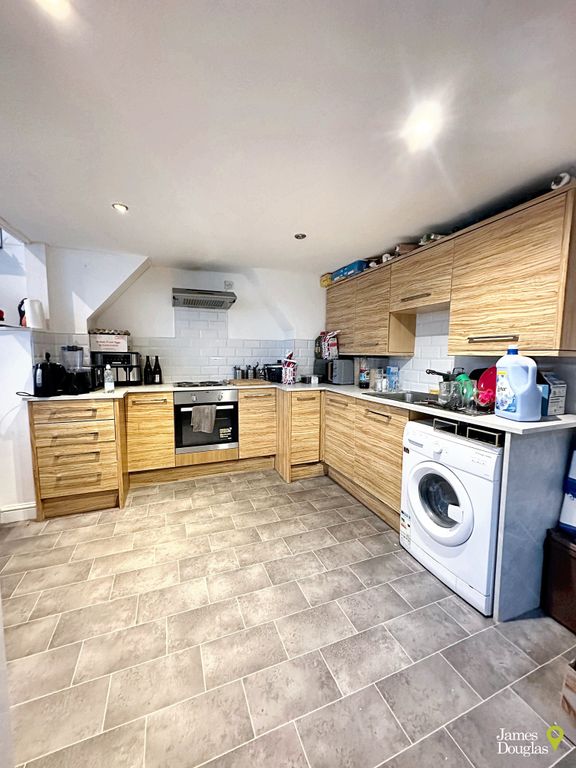 2 bed flat for saleWordsworth Avenue, Roath CF24 photo 2