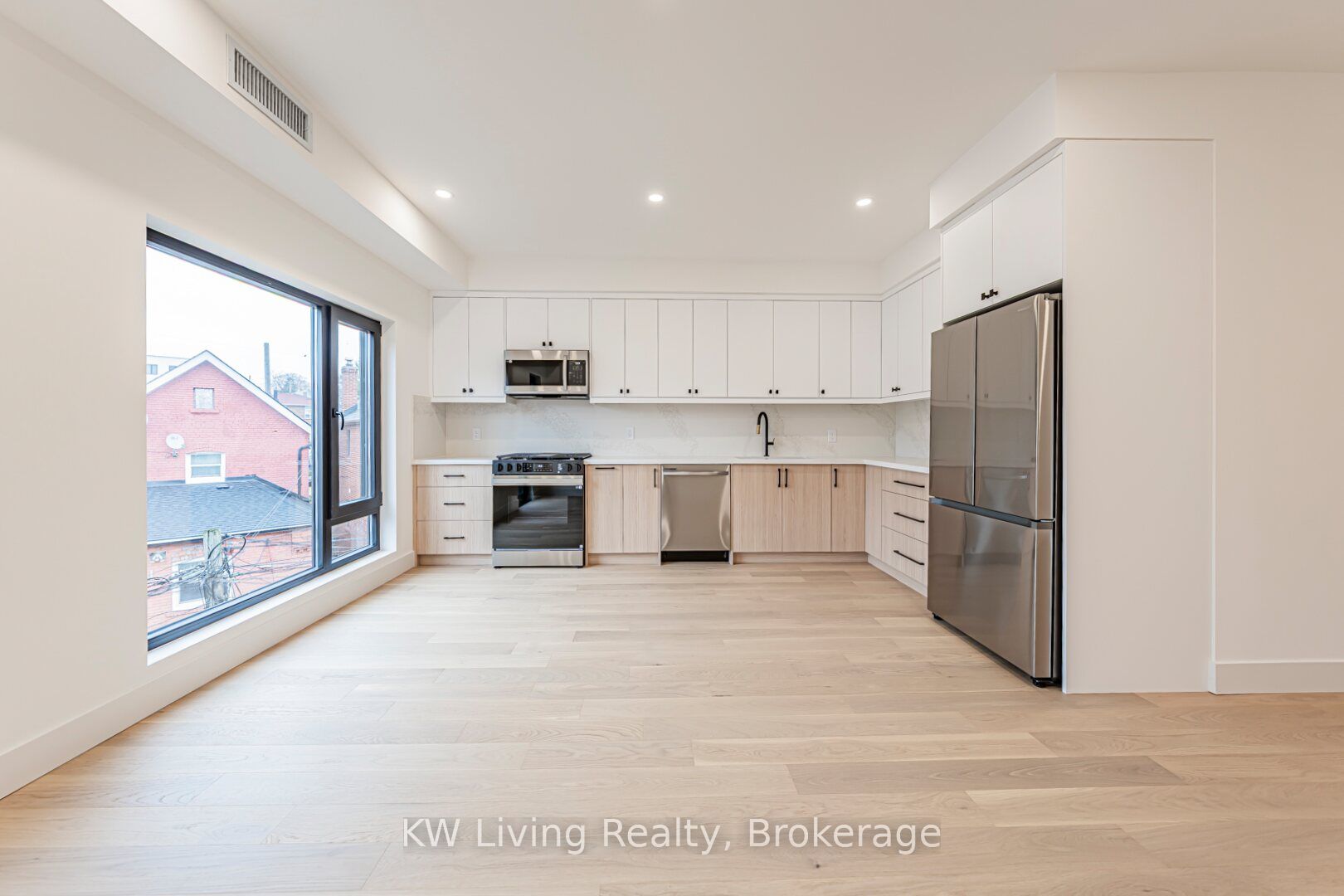 Additional image 3 of 14 Holmesdale Road, Toronto, ON, M6E 1Y1