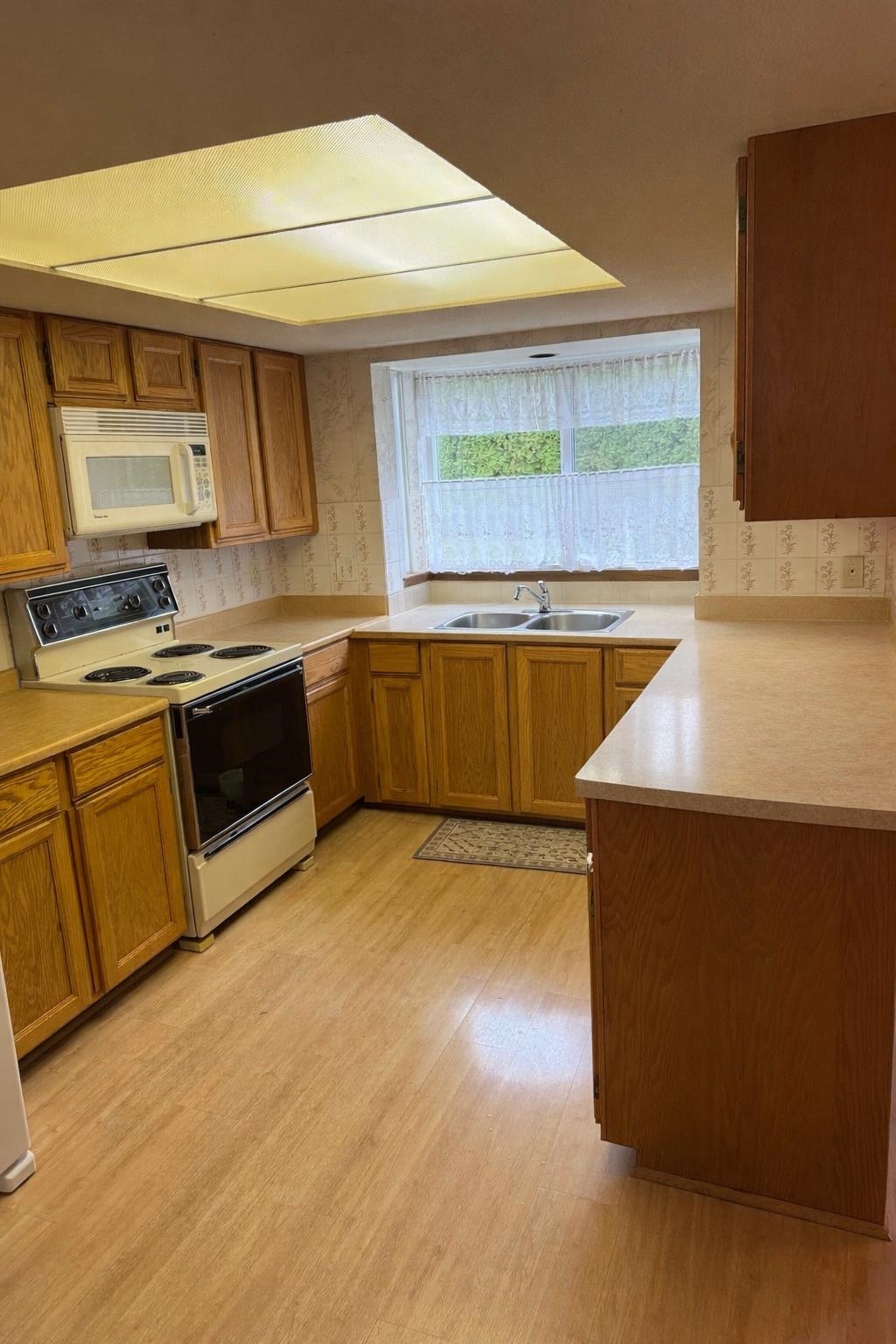 Additional image 3 of 1615 141b Street, Surrey, BC, V4A 6N9