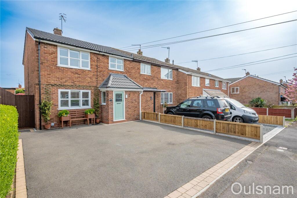 Lincoln Road, Bromsgrove, Worcestershire, B61