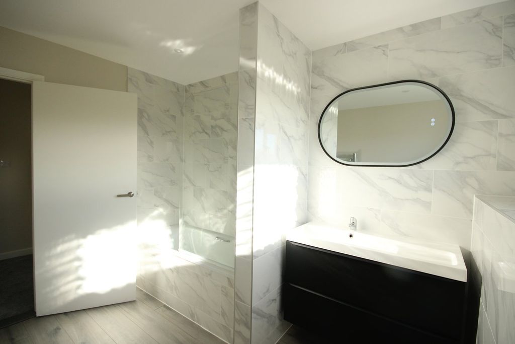 Additional image 13 of 2 bed flat for saleElizabeth Avenue, St Brelade JE3