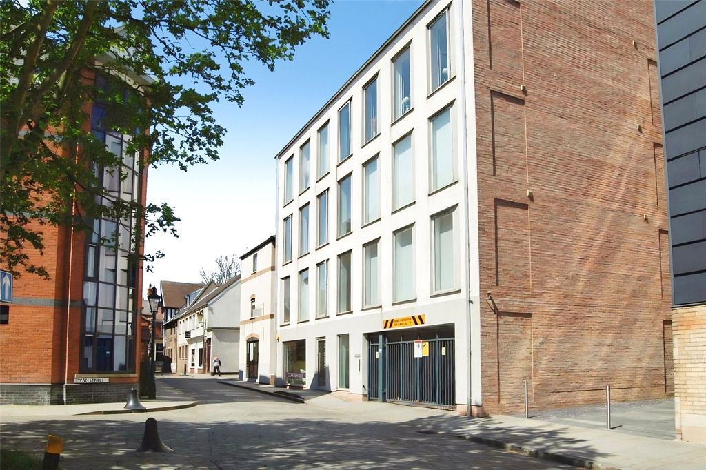2 bed flat for saleMuseum Court, Lincoln, Lincolnshire LN2