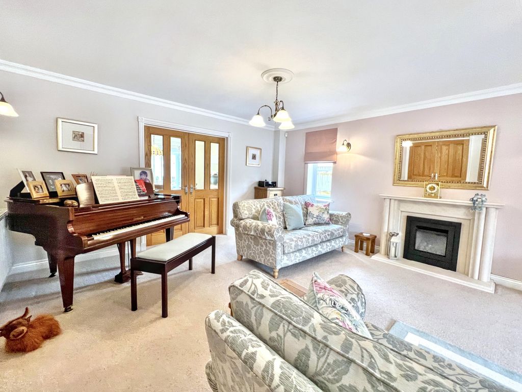 Additional image 5 of 4 bed detached house for saleOutstanding Family Home 8 Walnut Grove, Crick, Caldicot, Monmouthshire NP26