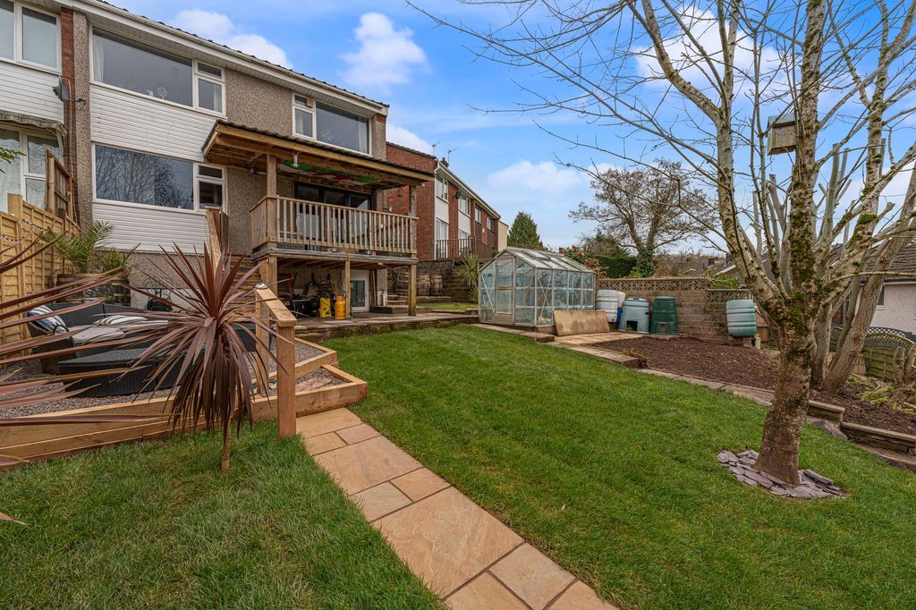 3 bed semi-detached house for saleCoolgreany Crescent, Newport NP20 photo 2