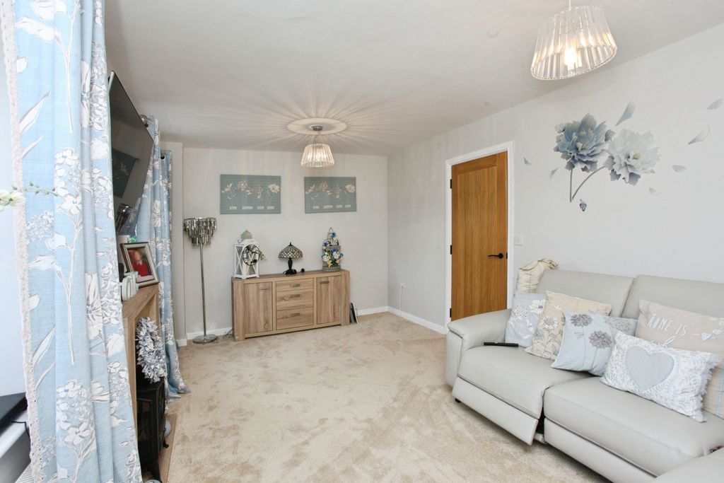 Additional image 17 of 3 bed town house for saleLakeside Close, Ebbw Vale NP23