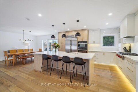 Additional image 8 of 2090 Stonehouse Crescent, Mississauga, ON, L5H 3J1