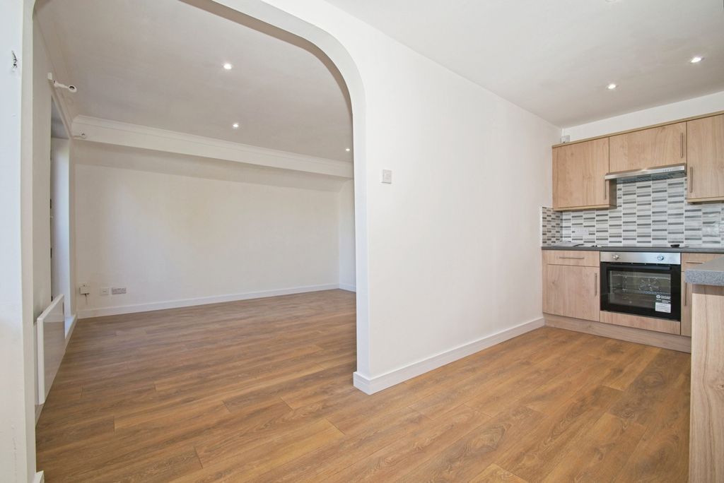 Additional image 7 of 2 bed flat for saleCaernarvon Court, Conway Road, Cardiff CF11