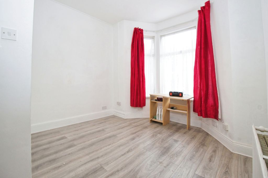 Additional image 9 of 4 bed flat for saleDiana Street, Cardiff CF24