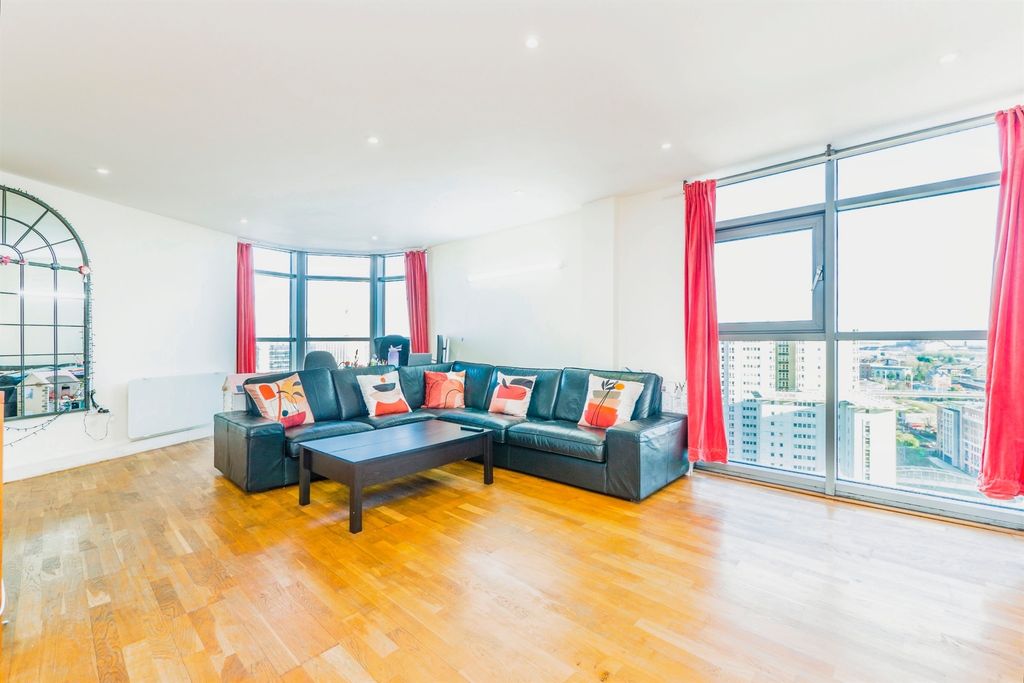 Additional image 2 of 3 bed flat for saleBute Terrace, Cardiff CF10