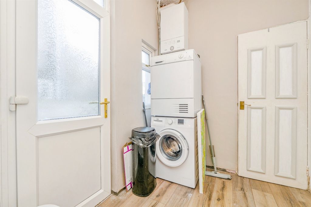 Additional image 8 of 1 bed flat for saleConnaught Road, Roath, Cardiff CF24