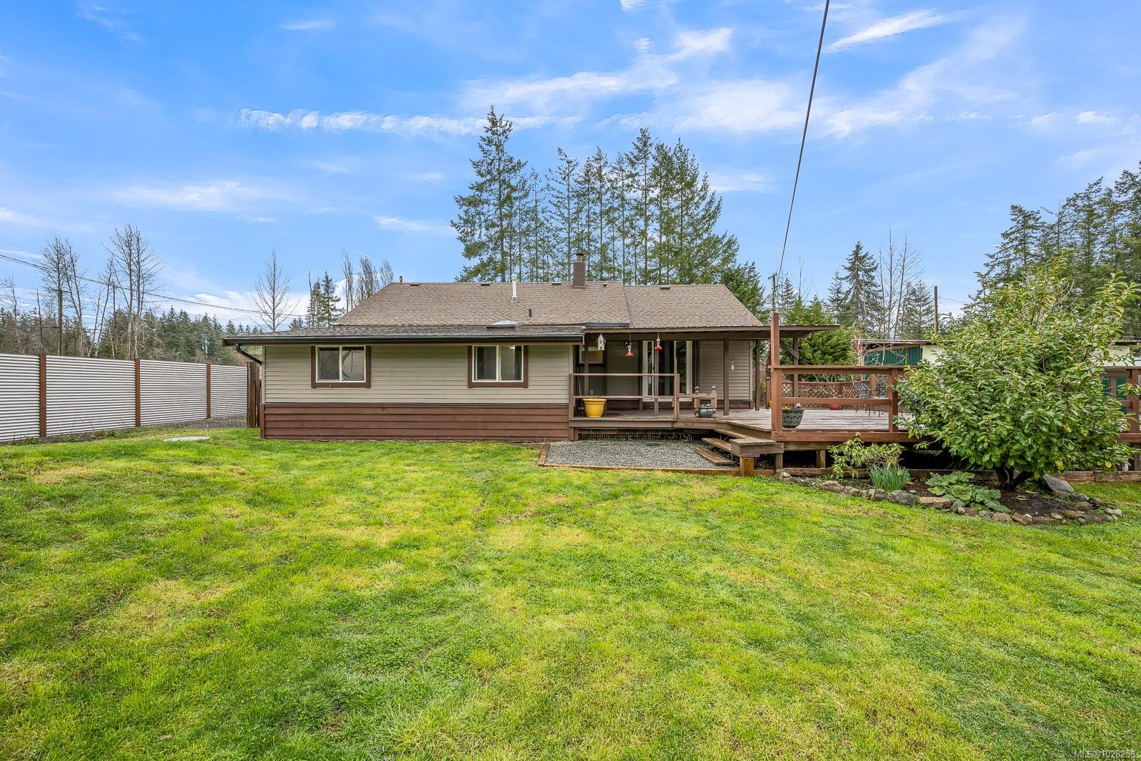5733 Island Highway N, Courtenay, BC, V9J 1T3