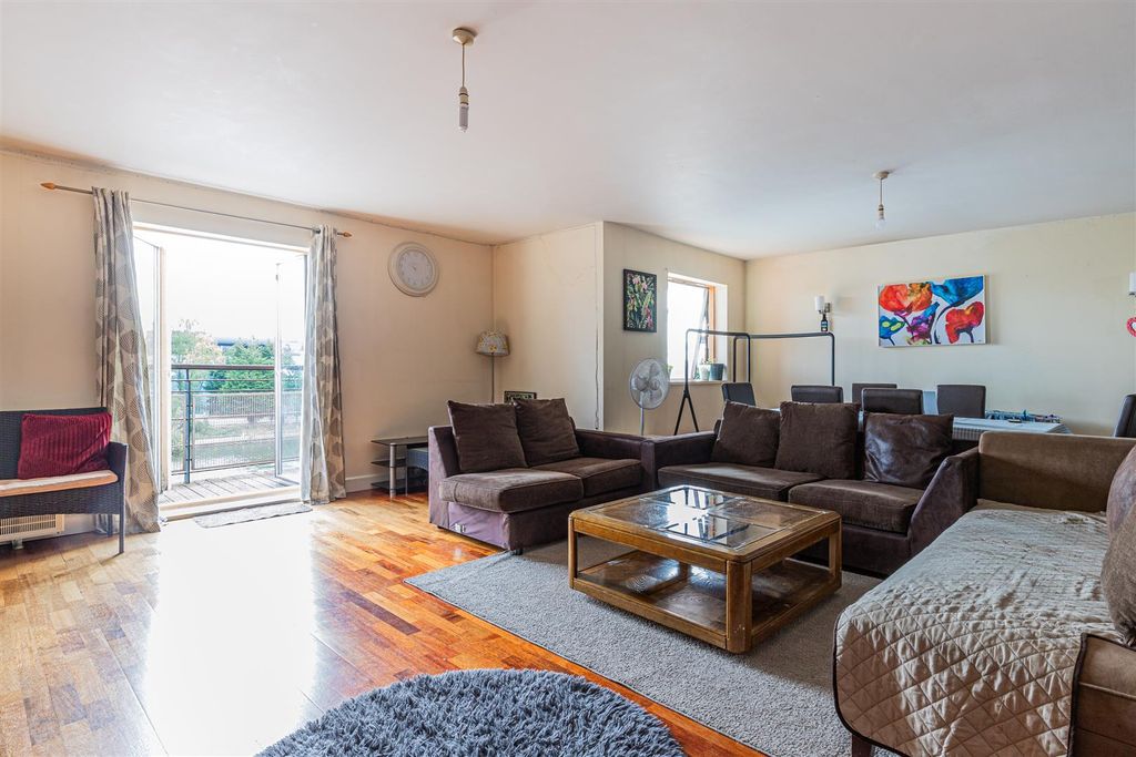 Additional image 12 of 2 bed flat for saleHenke Court, Atlantic Wharf, Cardiff Bay CF10