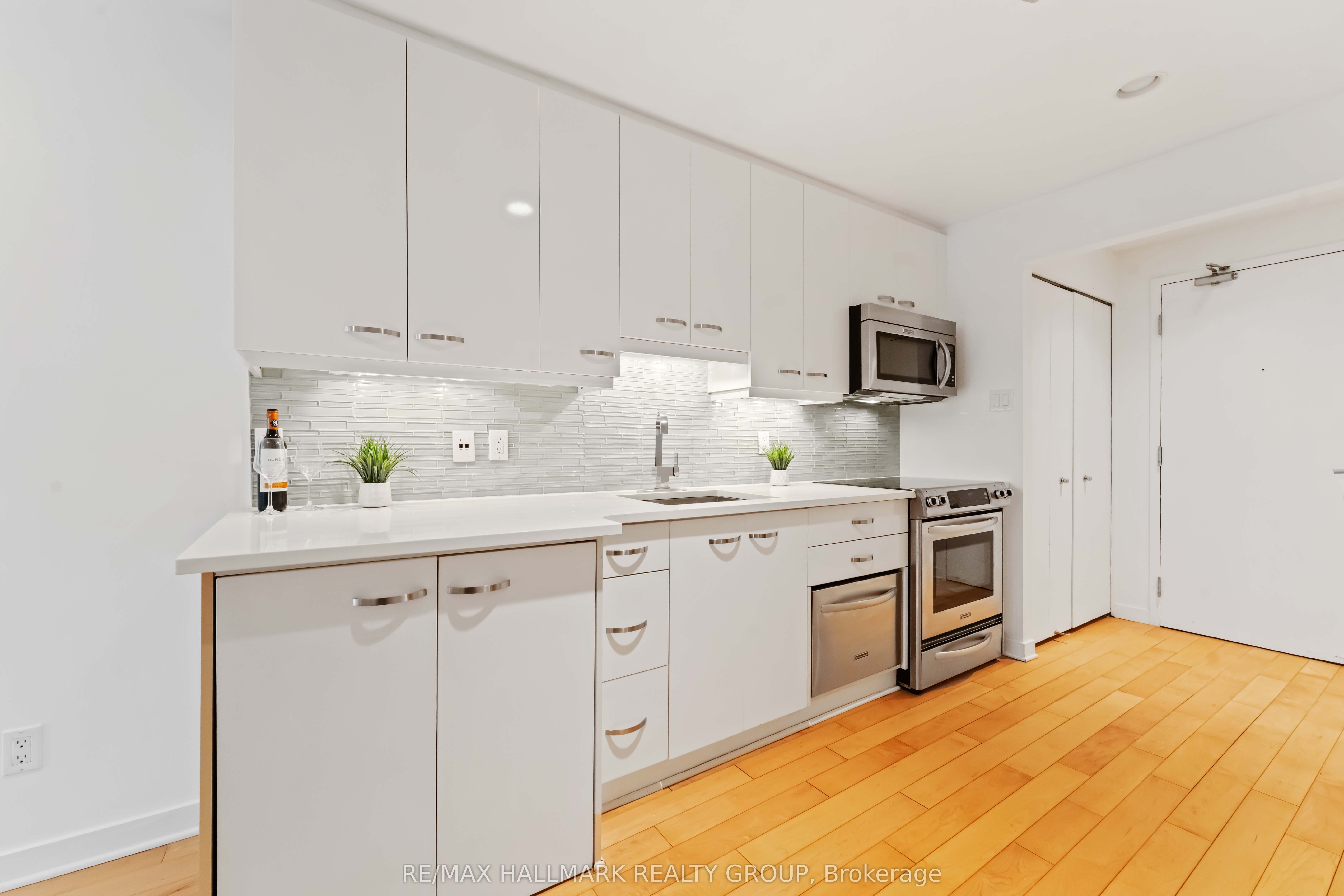 Additional image 3 of 15-202 St Patrick Street, Ottawa, ON, K1N 5K3