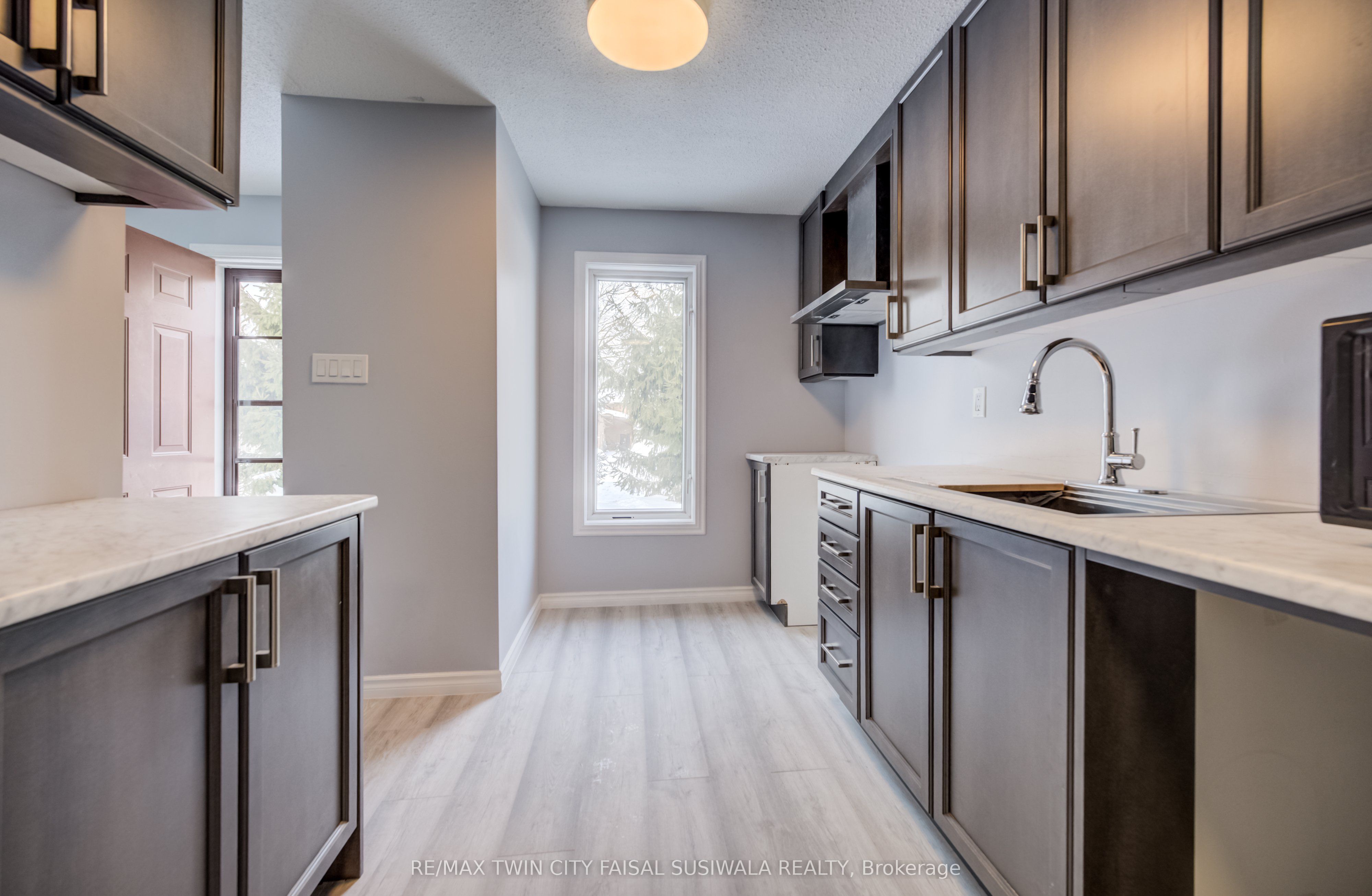 Additional image 6 of 18-249 Cedarbrae Avenue, Waterloo, ON, N2L 4S8