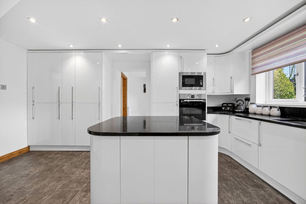 Additional image 8 of 4 bed detached house for saleCardinal Drive, Lisvane, Cardiff CF14