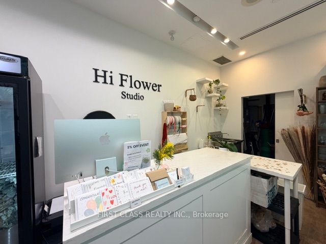 105-2 St. Clair Avenue E, Toronto, ON, M4T 2T5 photo 5