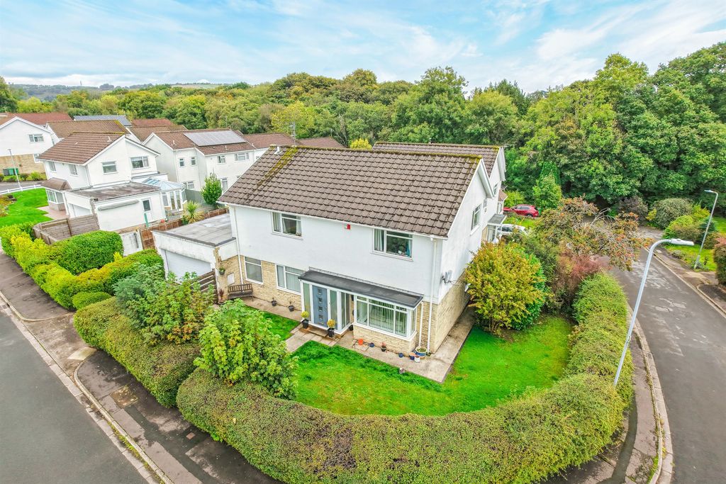 4 bed detached house for saleMillrace Close, Lisvane, Cardiff CF14