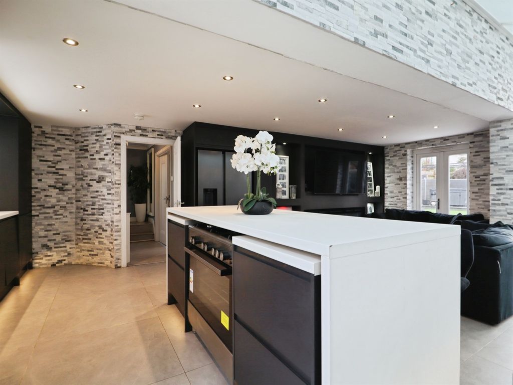 Additional image 4 of 4 bed detached house for saleLangport Avenue, Llanrumney, Cardiff CF3