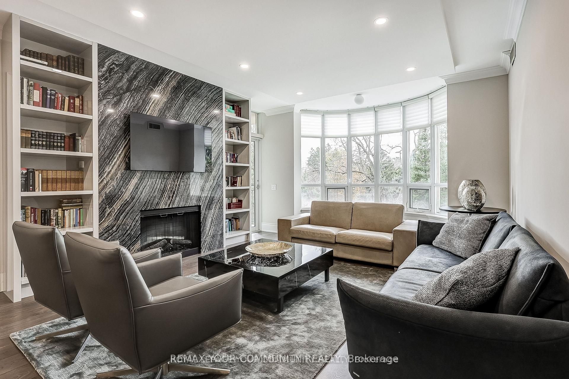 304-7071 Bayview Avenue, Markham, ON, L3T 7Y8