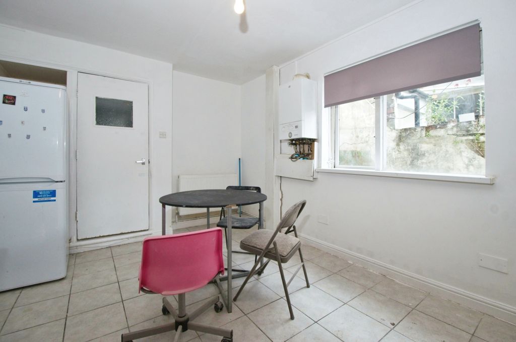 Additional image 4 of 4 bed flat for saleDiana Street, Cardiff CF24