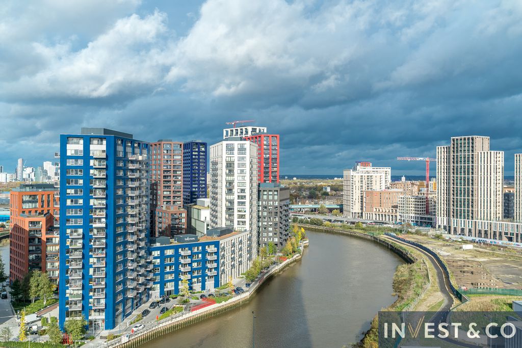 Additional image 5 of 2 bed flat for saleGoodluck Hope Walk, London E14