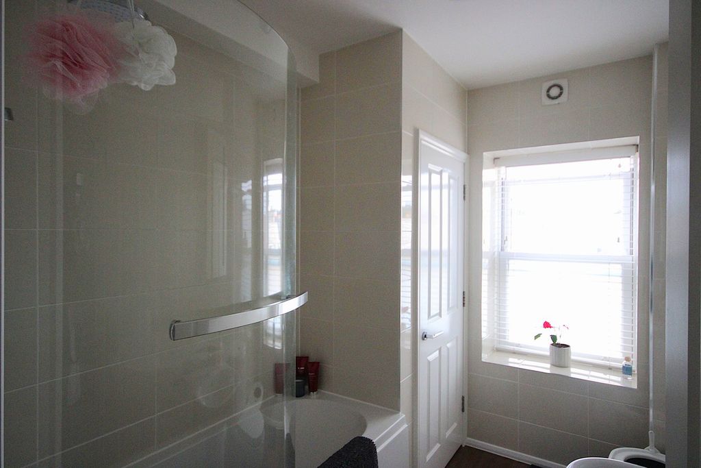 Additional image 5 of 3 bed flat for saleVal Plaisant, St Helier JE2