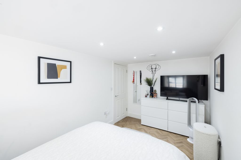 Additional image 17 of 1 bed flat for sale10 Elizabeth Place, St. Helier, Jersey JE2