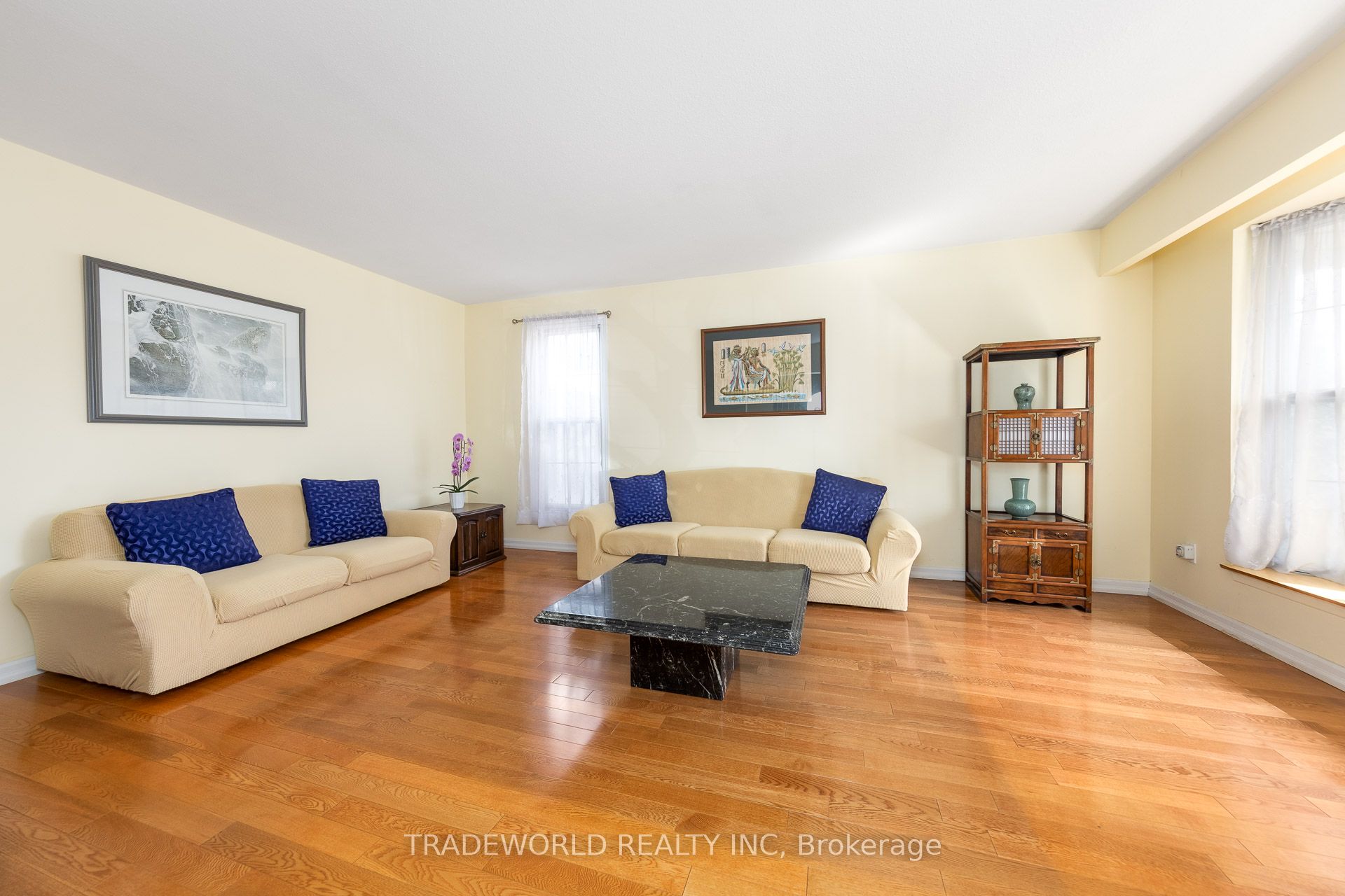 Additional image 6 of 1924 Steepbank Crescent, Mississauga, ON, L4X 1T8