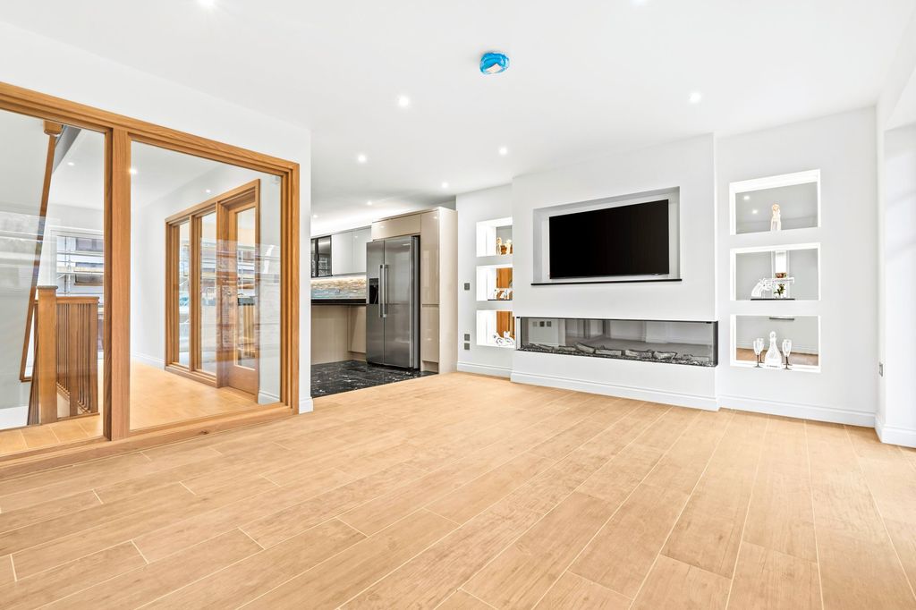 Additional image 18 of 3 bed property for saleCranworth Mews, St Helier JE2