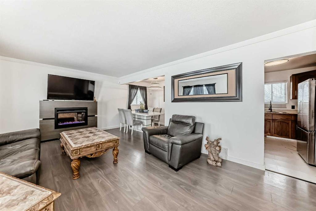 4117 45 Street, Red Deer, AB, T4N1J9