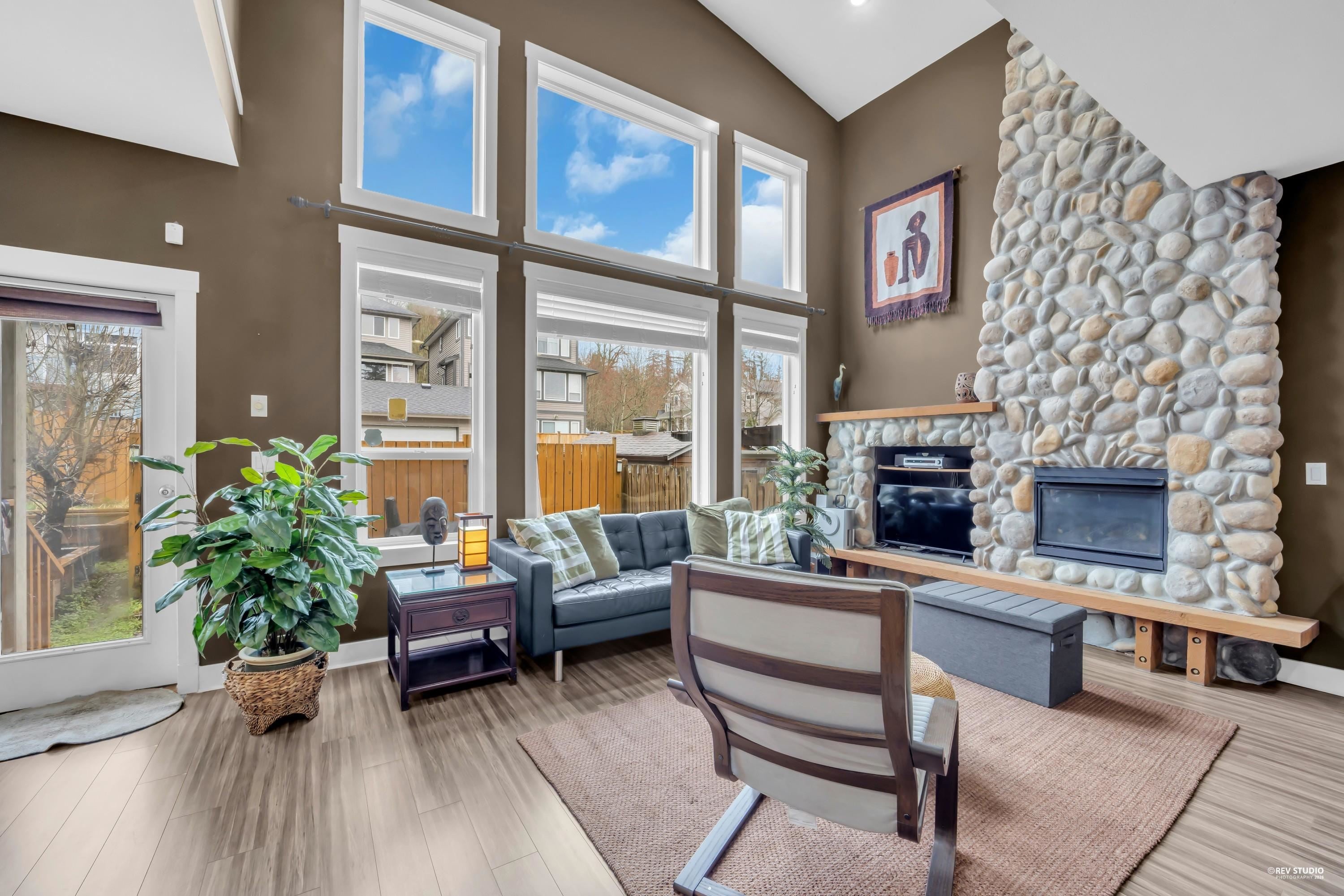Additional image 2 of 10328 243a Street, Maple Ridge, BC, V2W 2C7