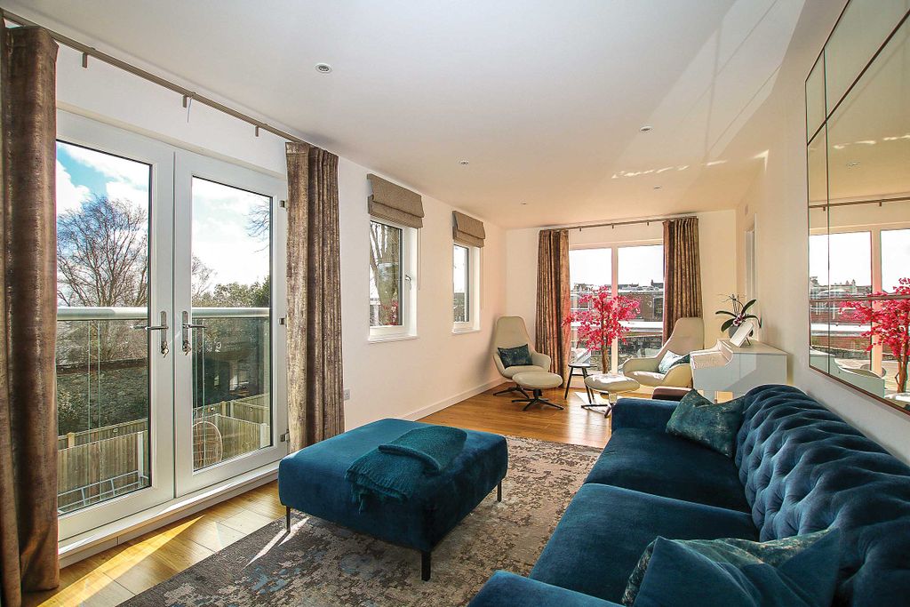 Additional image 3 of 3 bed property for saleRue Des Freres, St Peter Port, Guernsey GY1