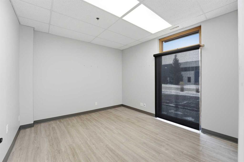 Additional image 2 of 8-4622 61 Street, Red Deer, AB, T4N 1C2