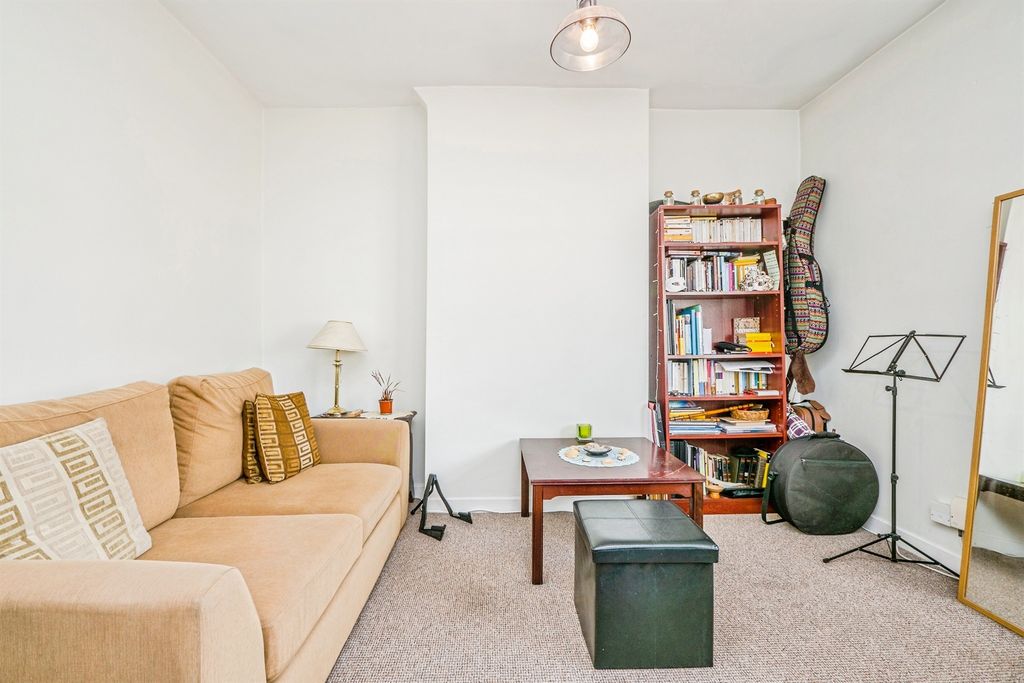 Additional image 3 of 1 bed flat for saleFairleigh Road, Cardiff CF11
