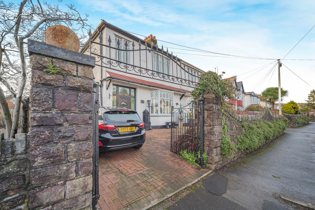3 bed semi-detached house for saleThornhill Road, Rhiwbina, Cardiff CF14