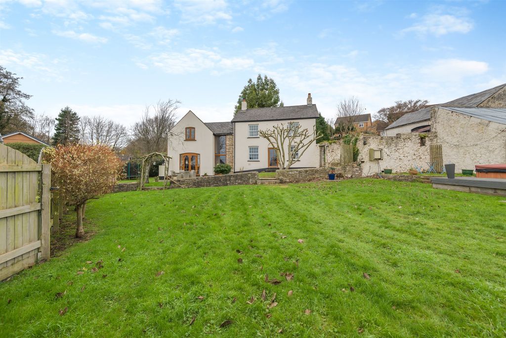5 bed detached house for saleVinegar Hill, Undy, Caldicot, Monmouthshire NP26