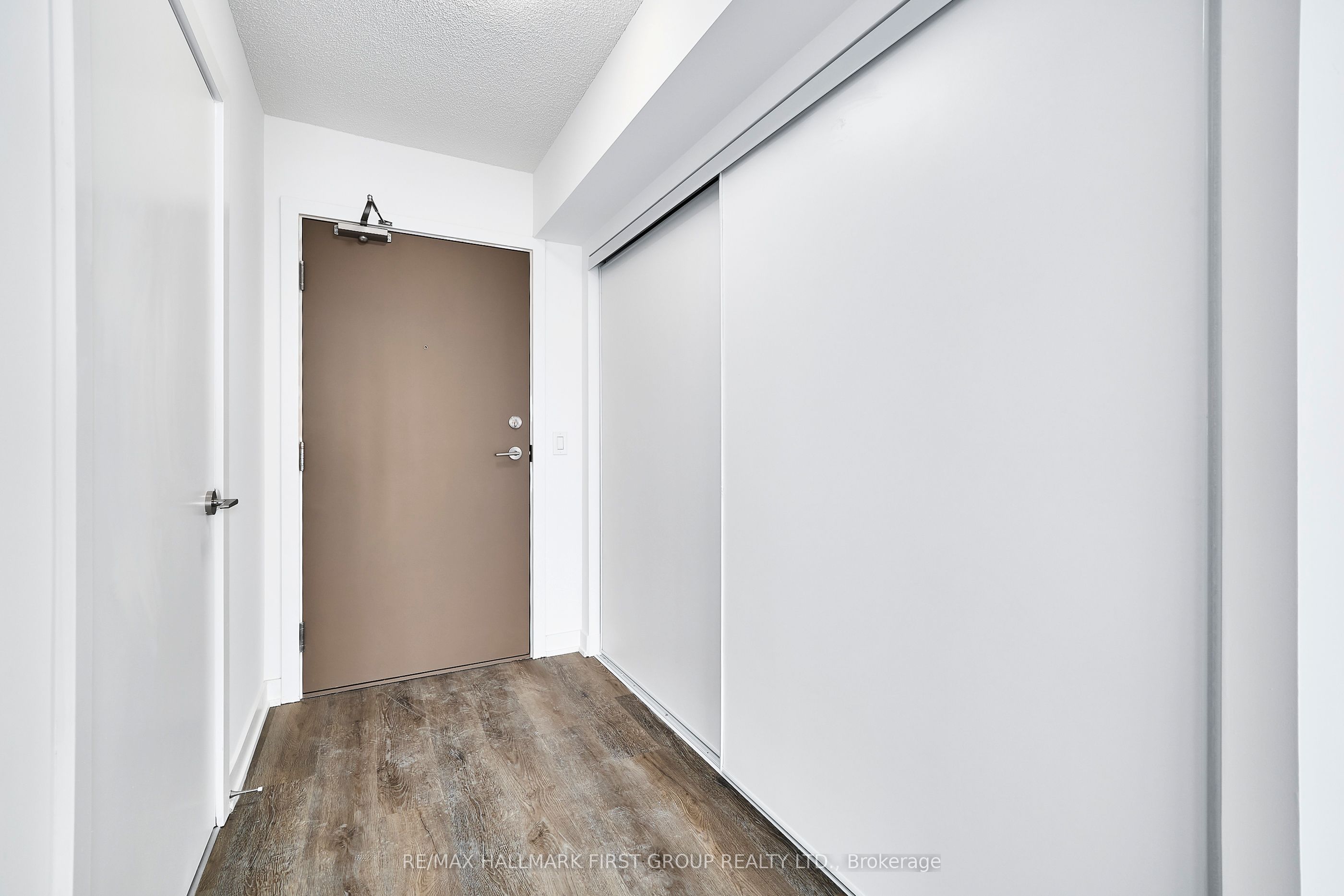 2403-1010 Sandy Beach Road, Pickering, ON, L1W 0C7 photo 3