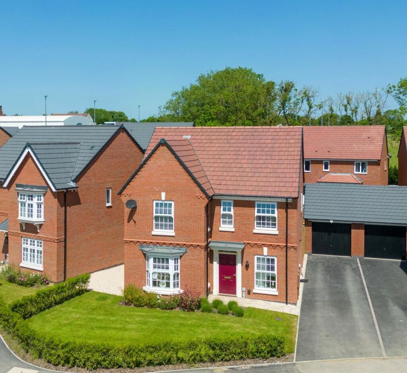 4 bed detached house for salePriors Hall Park NN17