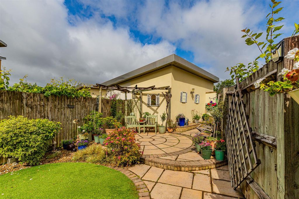 Additional image 22 of 4 bed property for saleWindsor Esplanade, Cardiff CF10