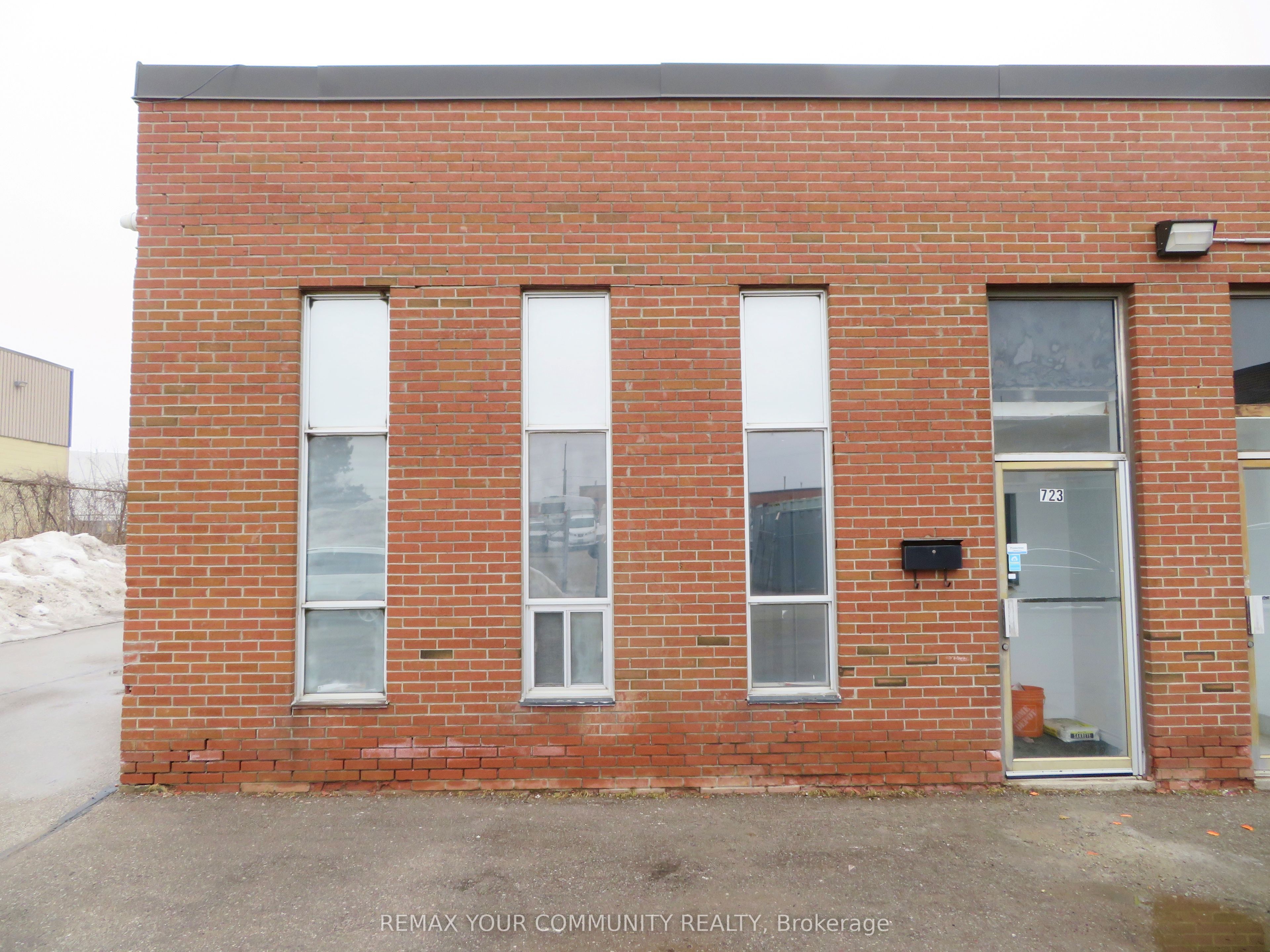 723 Garyray Drive, Toronto, ON, M9L 1R2