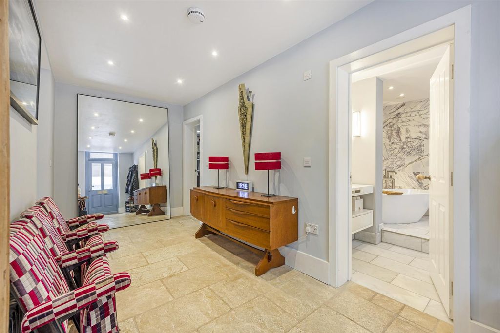 Additional image 11 of 2 bed flat for saleLansdown Road, Cheltenham GL51