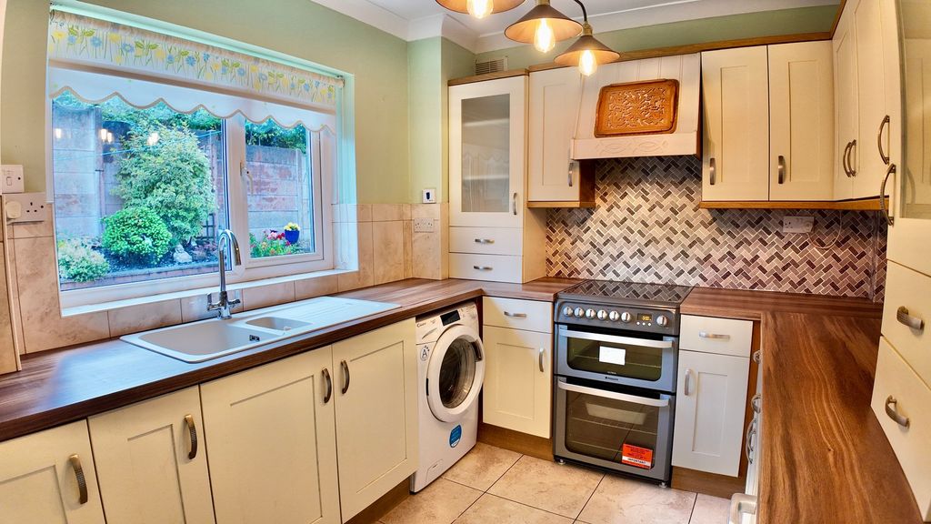 Additional image 3 of 3 bed property for saleElgar Close, Fairview NP12
