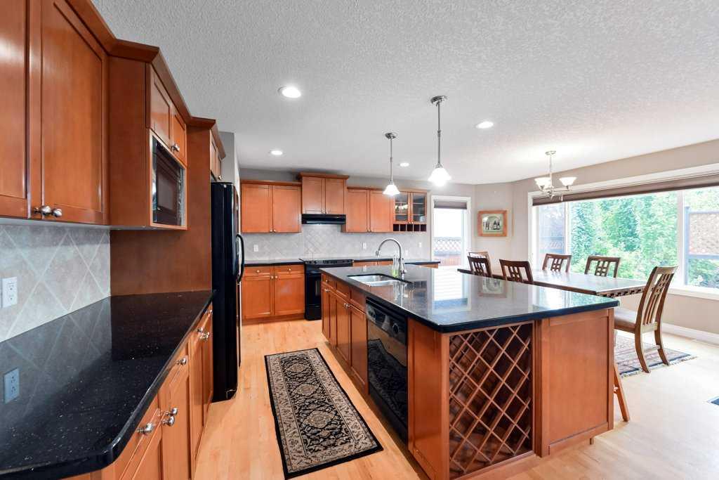 Additional image 5 of 6 Royal Birkdale Court NW, Calgary, AB, T3G 5R5