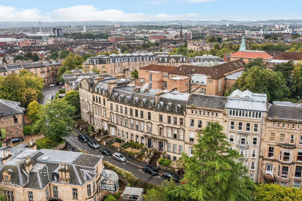 2 bed flat for saleFlat 2, 11 Dundonald Road, Dowanhill G12