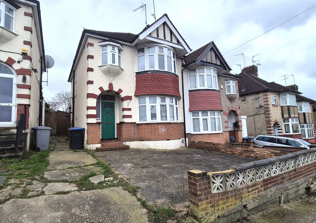 3 bed semi-detached house for saleHay Lane, Kingsbury NW9