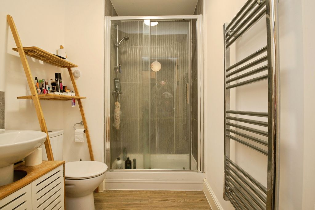 Additional image 11 of 2 bed flat for saleSchooner Drive, Cardiff CF10
